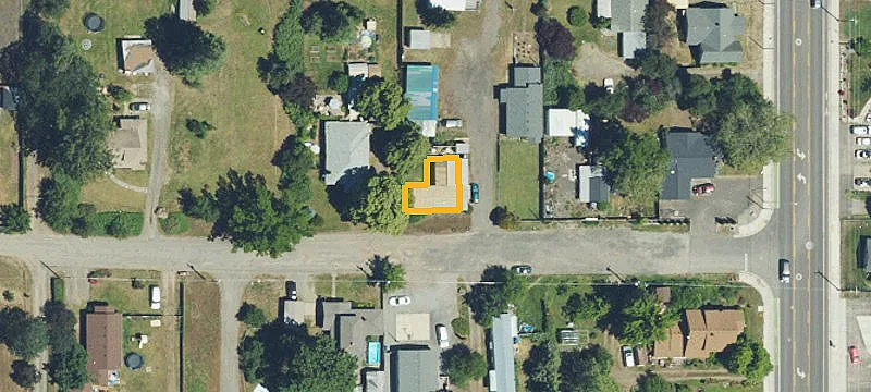 Three-Unit Triplex with Detached Shop