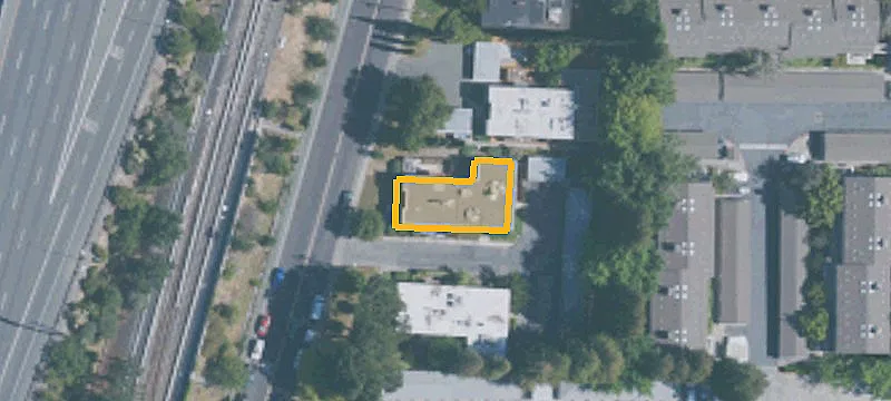 Renovated 6-Unit Apartment Building