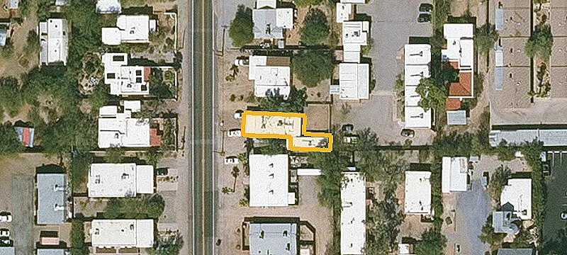 Updated Triplex With Detached Unit