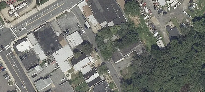Mixed-Use Property With Three Bays