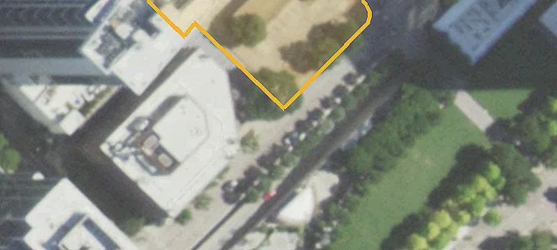 Commercial Land Near Urban Park