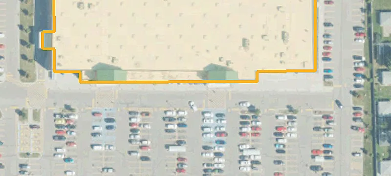 Open-Plan Strip Mall Space