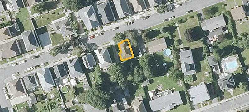 Vacant Duplex with Backyard