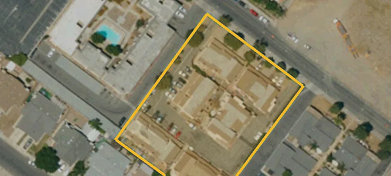 10-Unit Townhome-Style Apartment Building