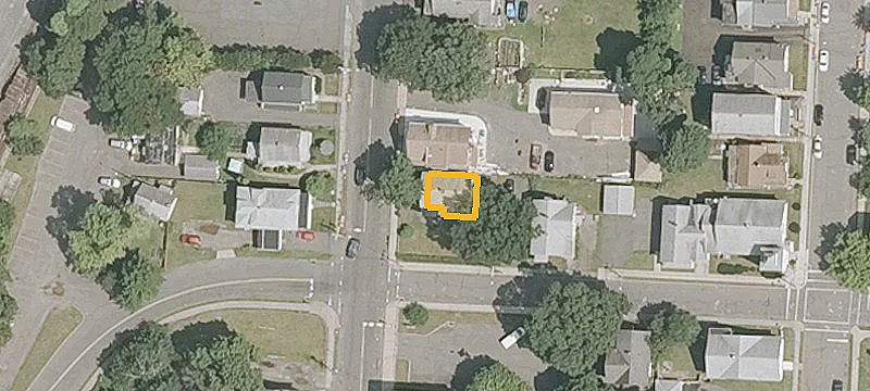 Duplex with Spacious Yard