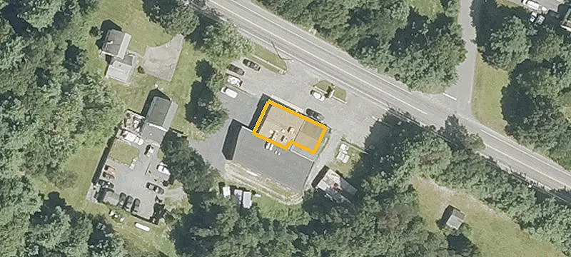 Warehouse with Overhead Doors