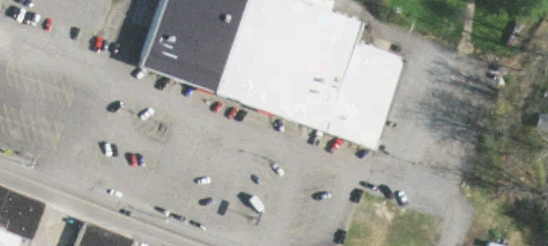 Retail Building with Grocery Footprint