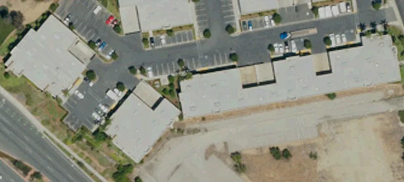 Flex Space With Ground-Level Loading