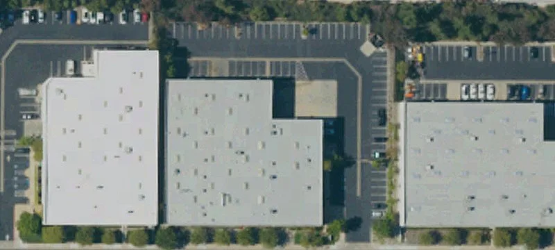 Freestanding Flex Space with Fenced Yard