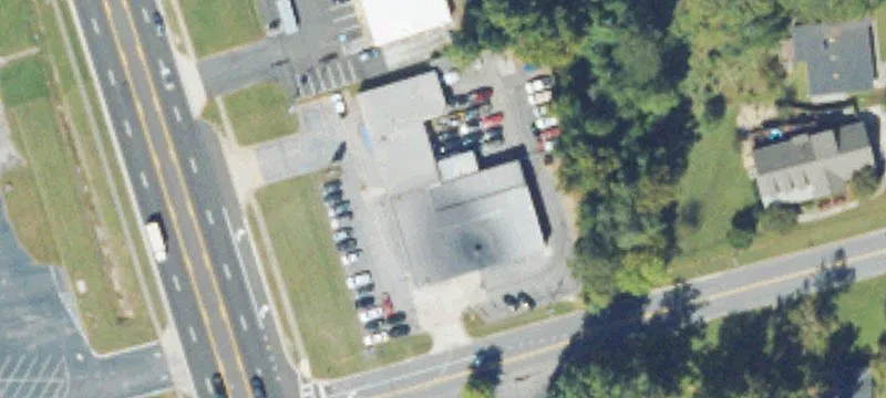 Corner Auto-Service Building