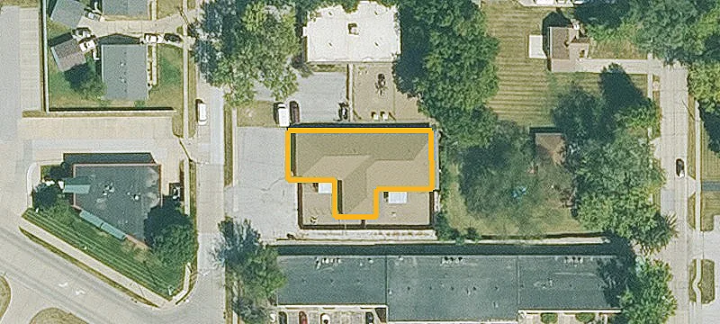 Flex Building with Fenced Yard