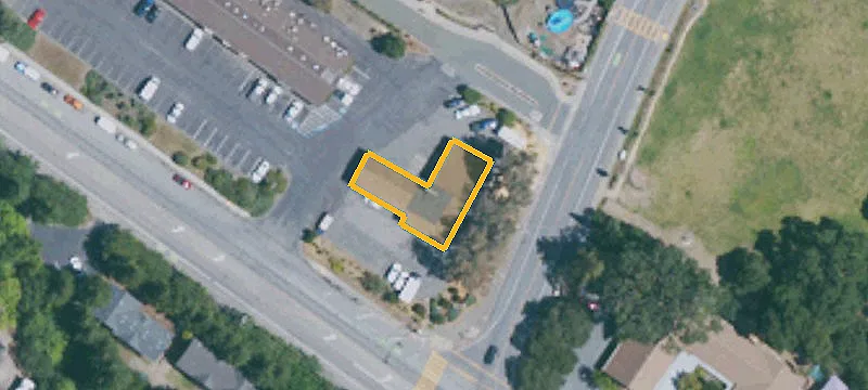 Shopping Center with Full Occupancy