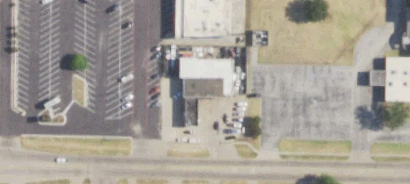 Alon Gas Station With Service Bays