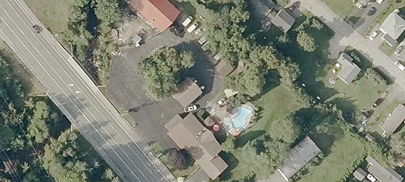 Live-Work Property with Vehicle Lift