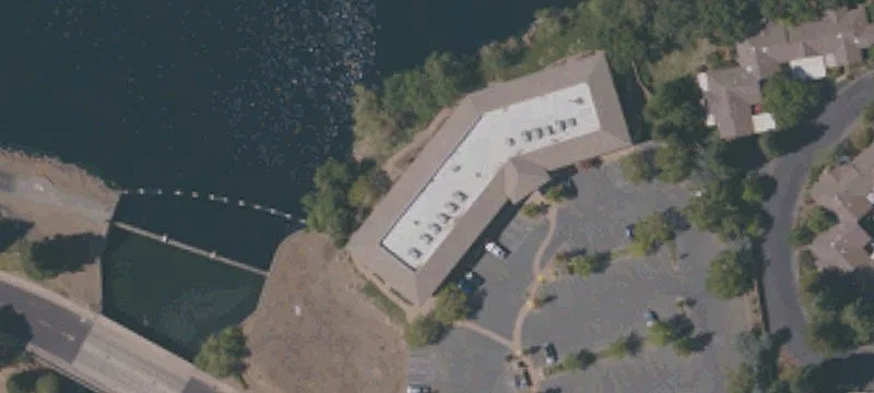 Lake-View Office Unit
