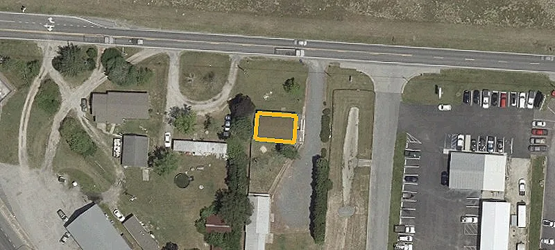 Mixed-Use Property with 7 Bays