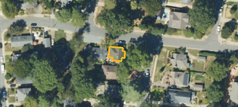 Retail Space at Signalized Intersection