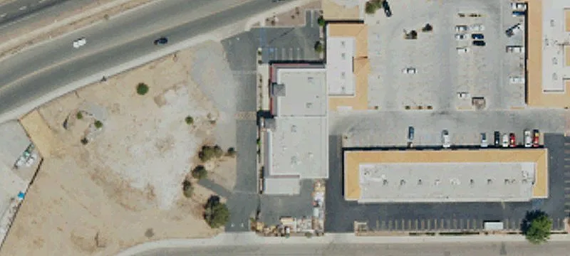 Flex Building with Fenced Yard