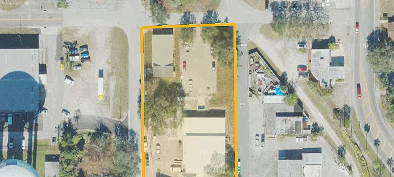 Flex Building with Fenced Yard