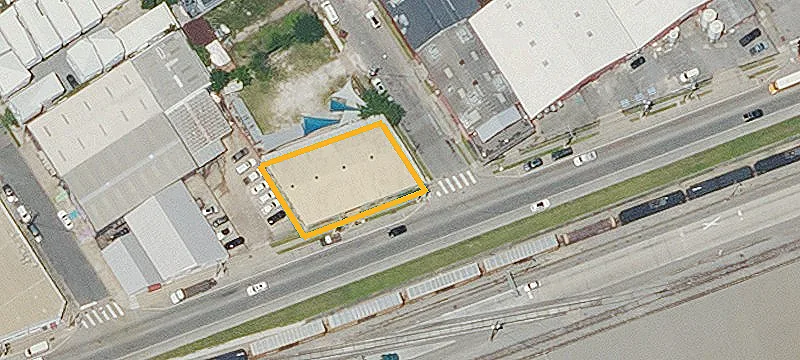 Corner Warehouse with Grade Doors
