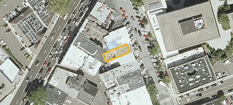 NNN Retail Property with Apartment