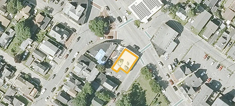 Commercial Land with Pergolas