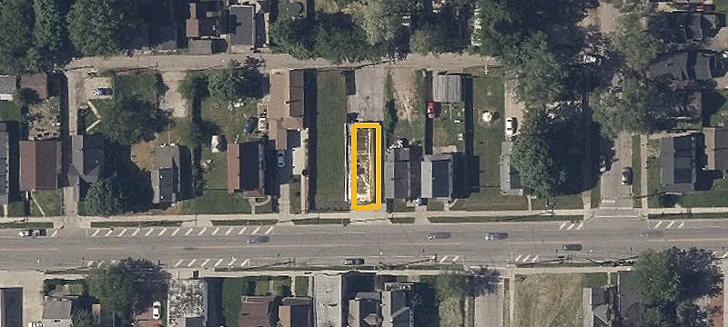Mixed-Use Building with Open Layout