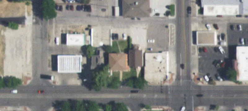 Brick 5-Unit Apartment Building