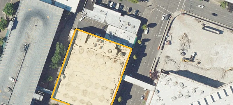 Flexible Multi-Level Retail Space