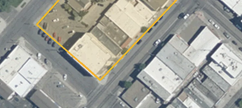 Storefront Building with Flexible Layout