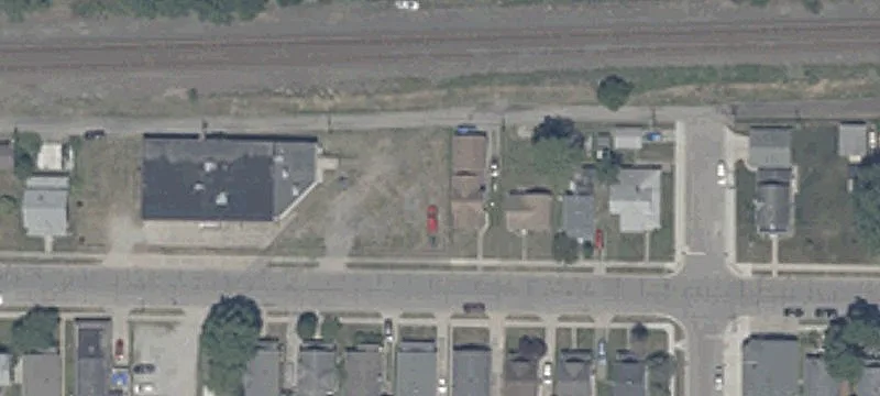 Mixed-Use Warehouse with Apartment