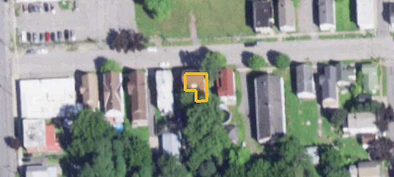 Four-Unit Multifamily with Bonus Space