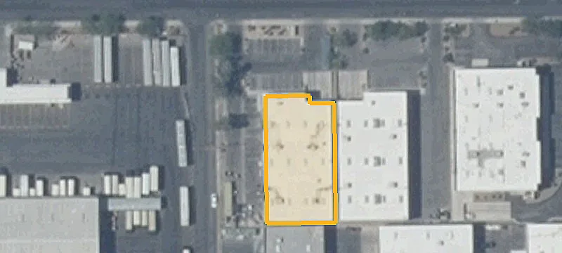 Flex Building with Secured Yard