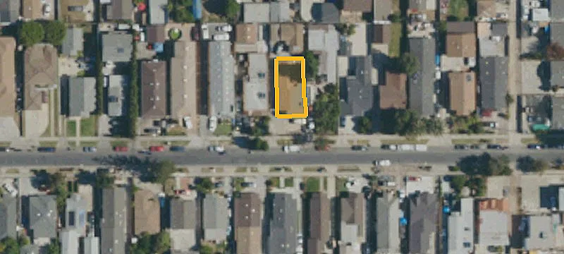 Triplex With Development Potential