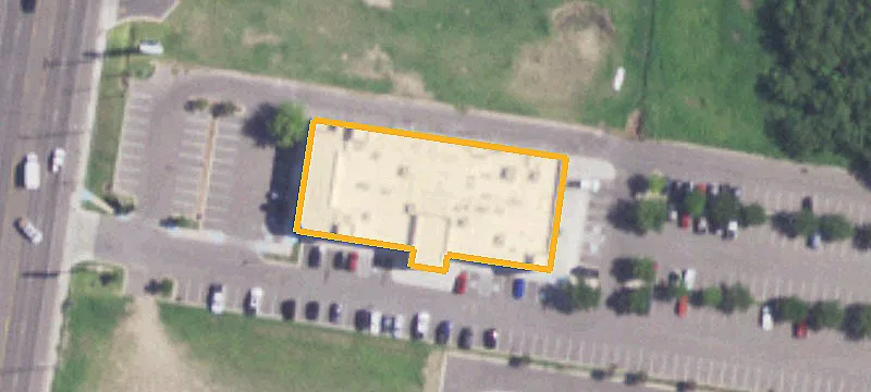 Retail Space in Commercial Plaza