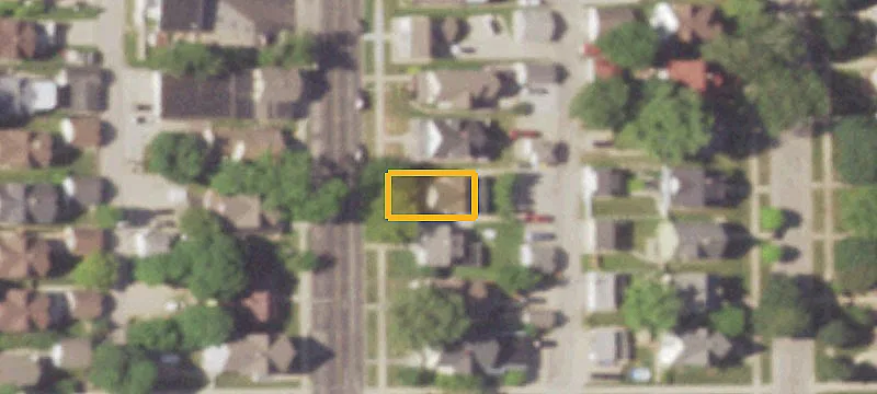 Mixed-Use Property With Apartment