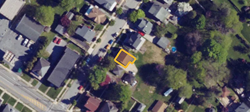 Well-Maintained Duplex with Screened Porches