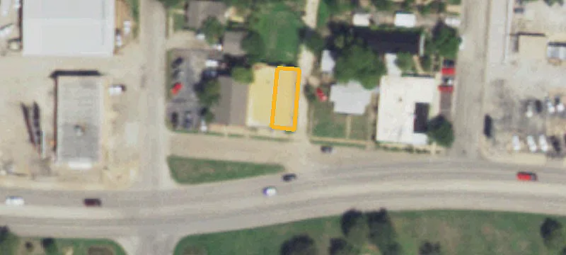 Flexible Commercial Building with Fenced Yard
