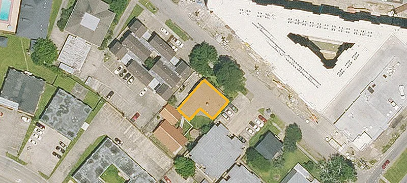Triplex with Detached Apartments