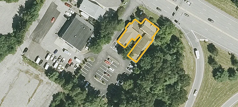 Office Units with Shared Amenities