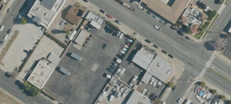 Fenced Flex Property with Yard