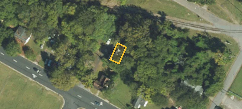 27 Mulberry St, Weldon, NC 27890