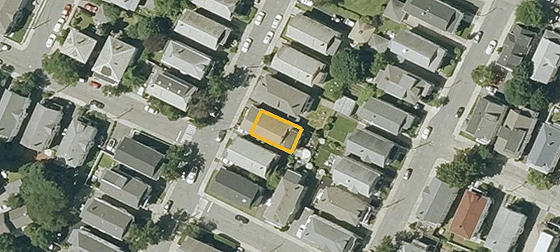 Oversized Duplex With Private Yards