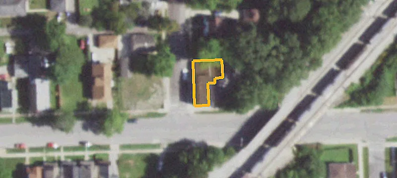 6-Unit Apartment Building