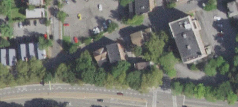 Updated 6-Unit Brick Apartment Building