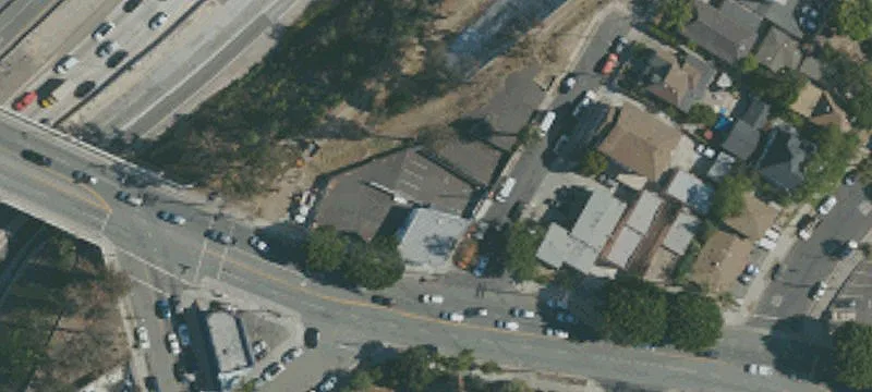 Mixed-Use Property With Two Entrances
