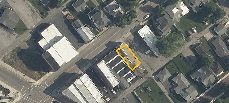 Storefront Space With Raised Stage