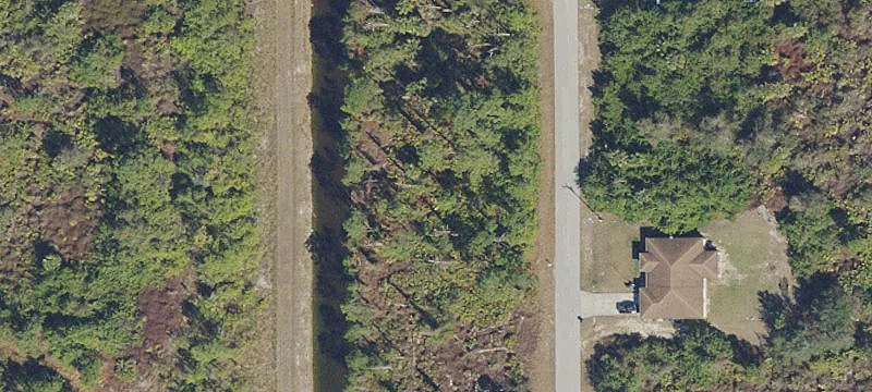 558 Genoa Ave S, Lehigh Acres, FL 33974