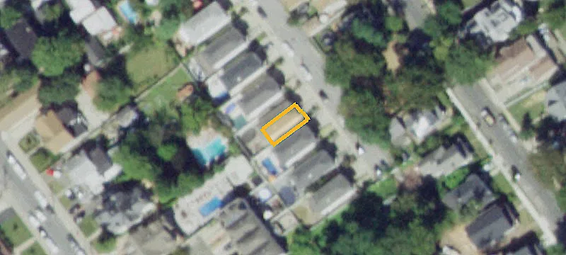 Vacant Duplex with Studio Apartment