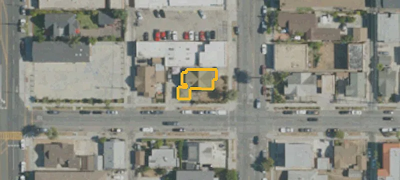 Three-Unit Corner Triplex